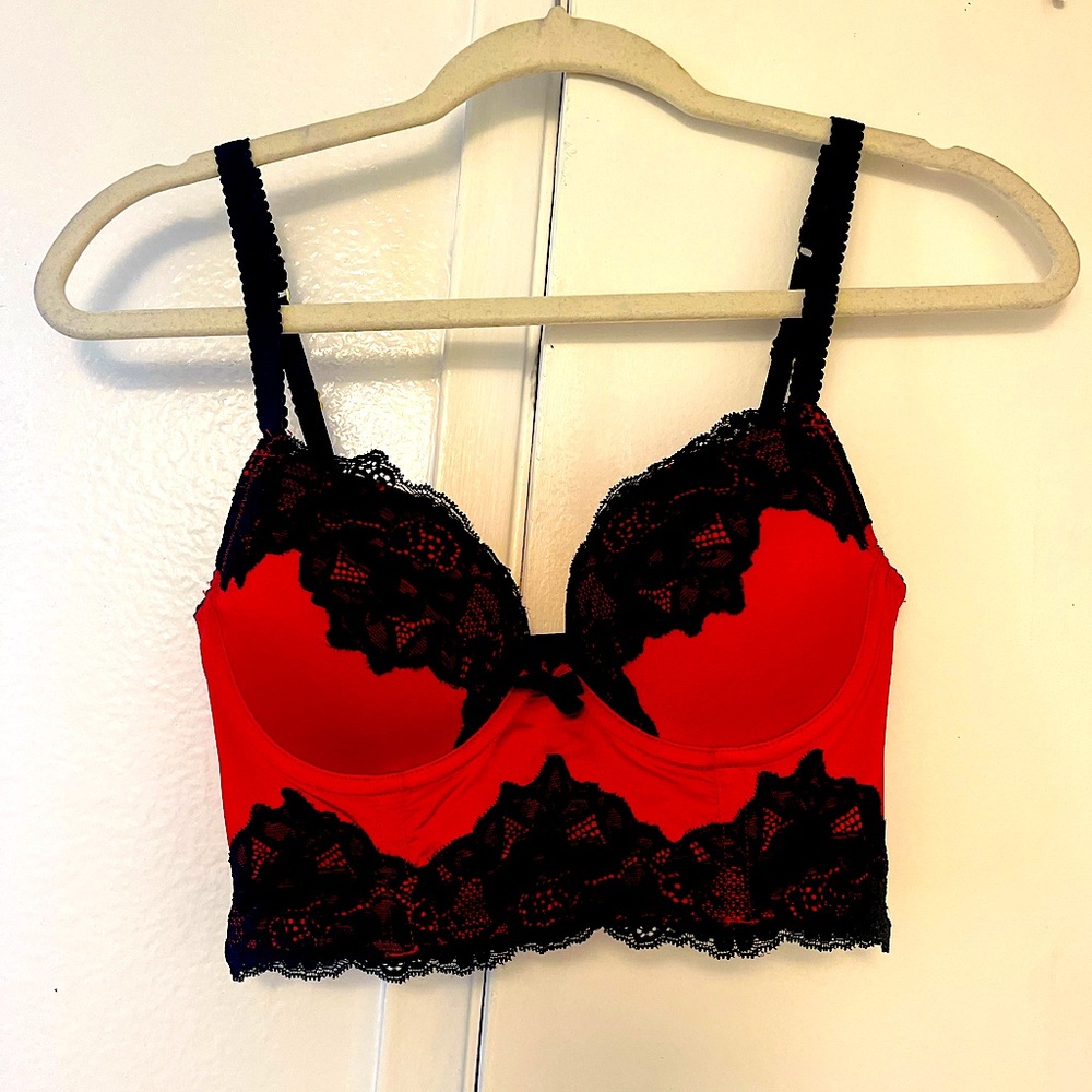 Sexy red H&M bra with black lace